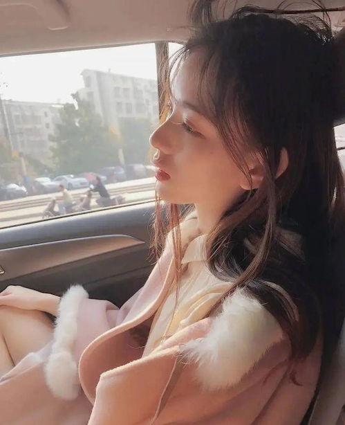 女的网红吃瓜  第3张